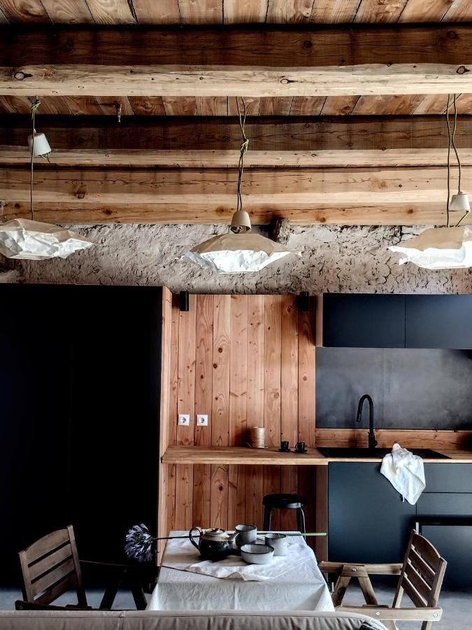 Can Tat, Loft In A Old Coach House Sant Jordi Desvalls Luaran gambar