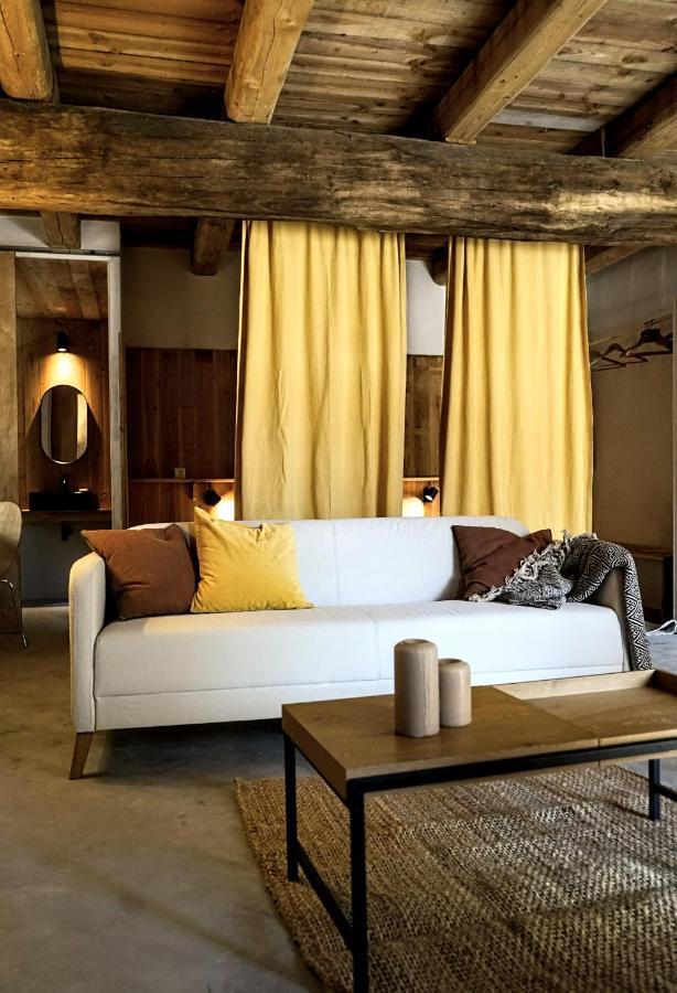 Can Tat, Loft In A Old Coach House Sant Jordi Desvalls Luaran gambar