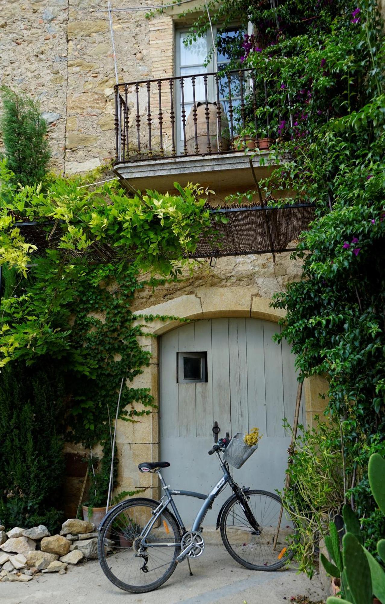 Can Tat, Loft In A Old Coach House Sant Jordi Desvalls Luaran gambar