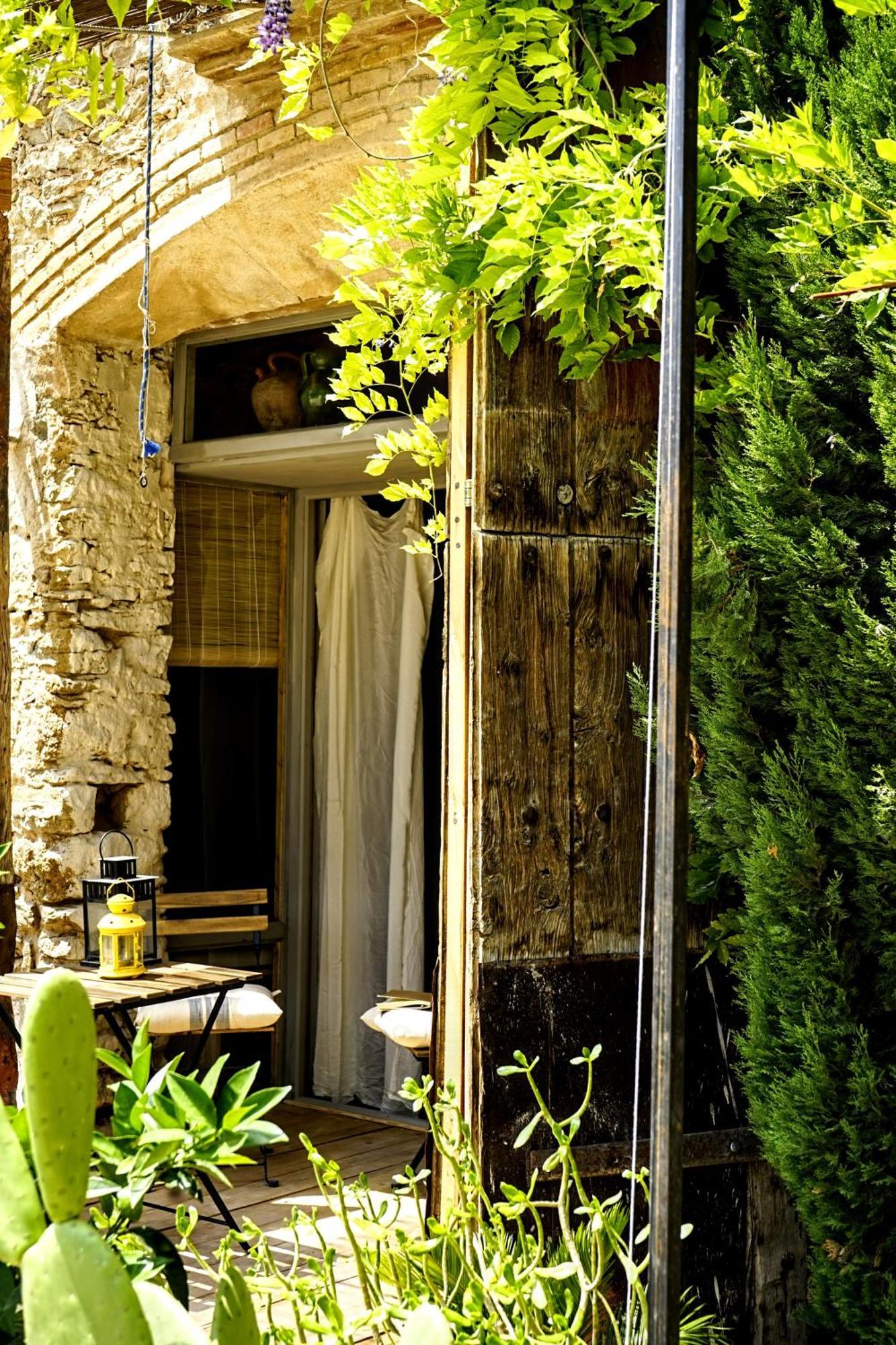 Can Tat, Loft In A Old Coach House Sant Jordi Desvalls Luaran gambar